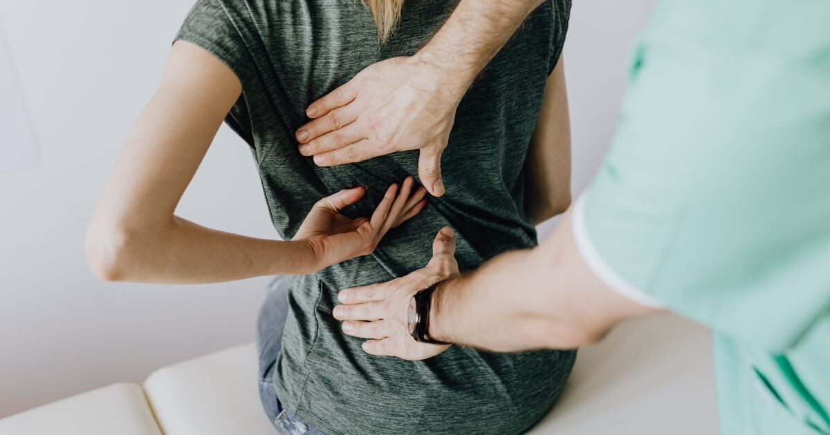 Article Ostéopathe postural : et si tout partait de votre posture ?